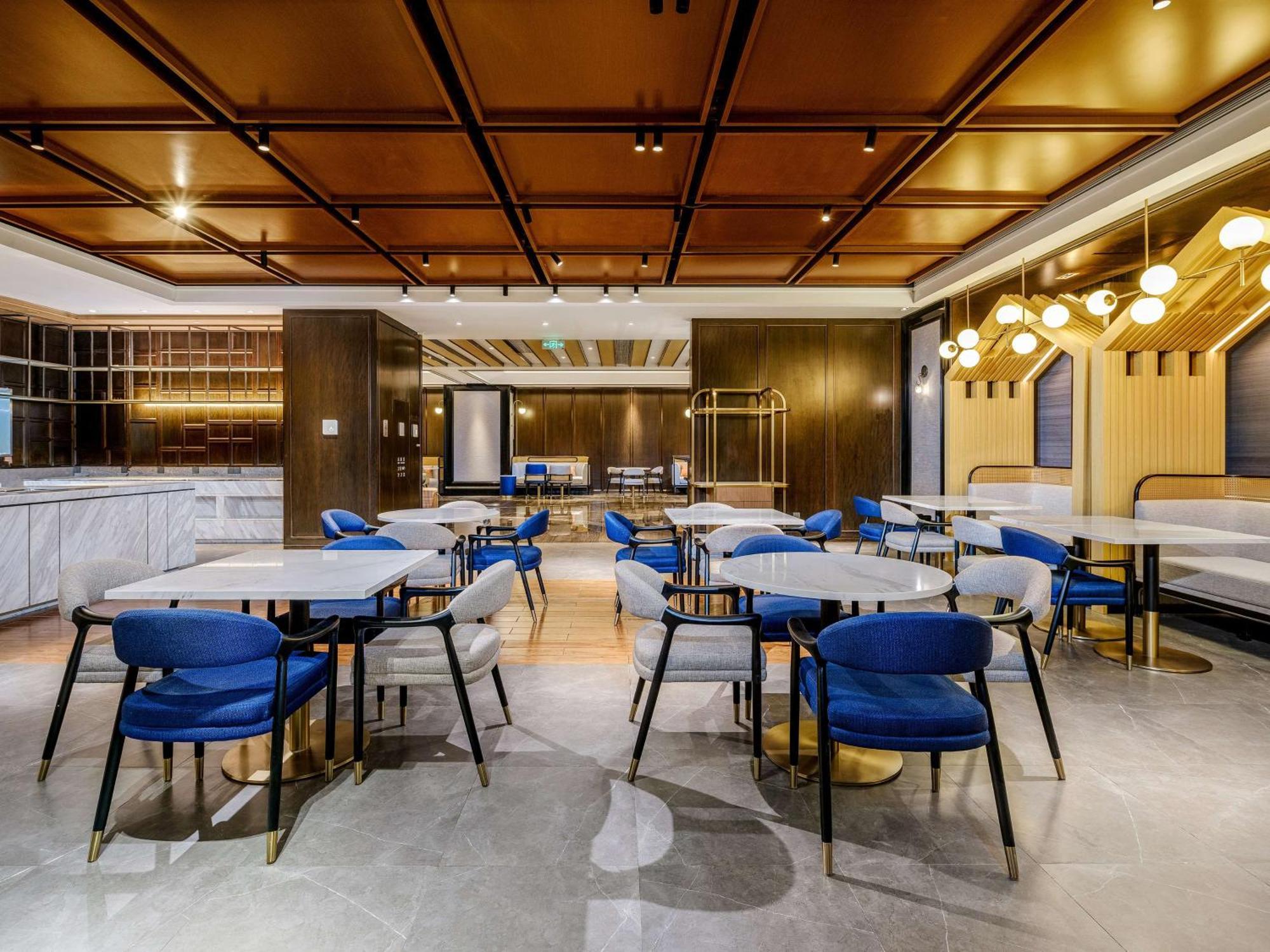 Hilton Garden Inn Beijing Guomao Pequim Exterior foto