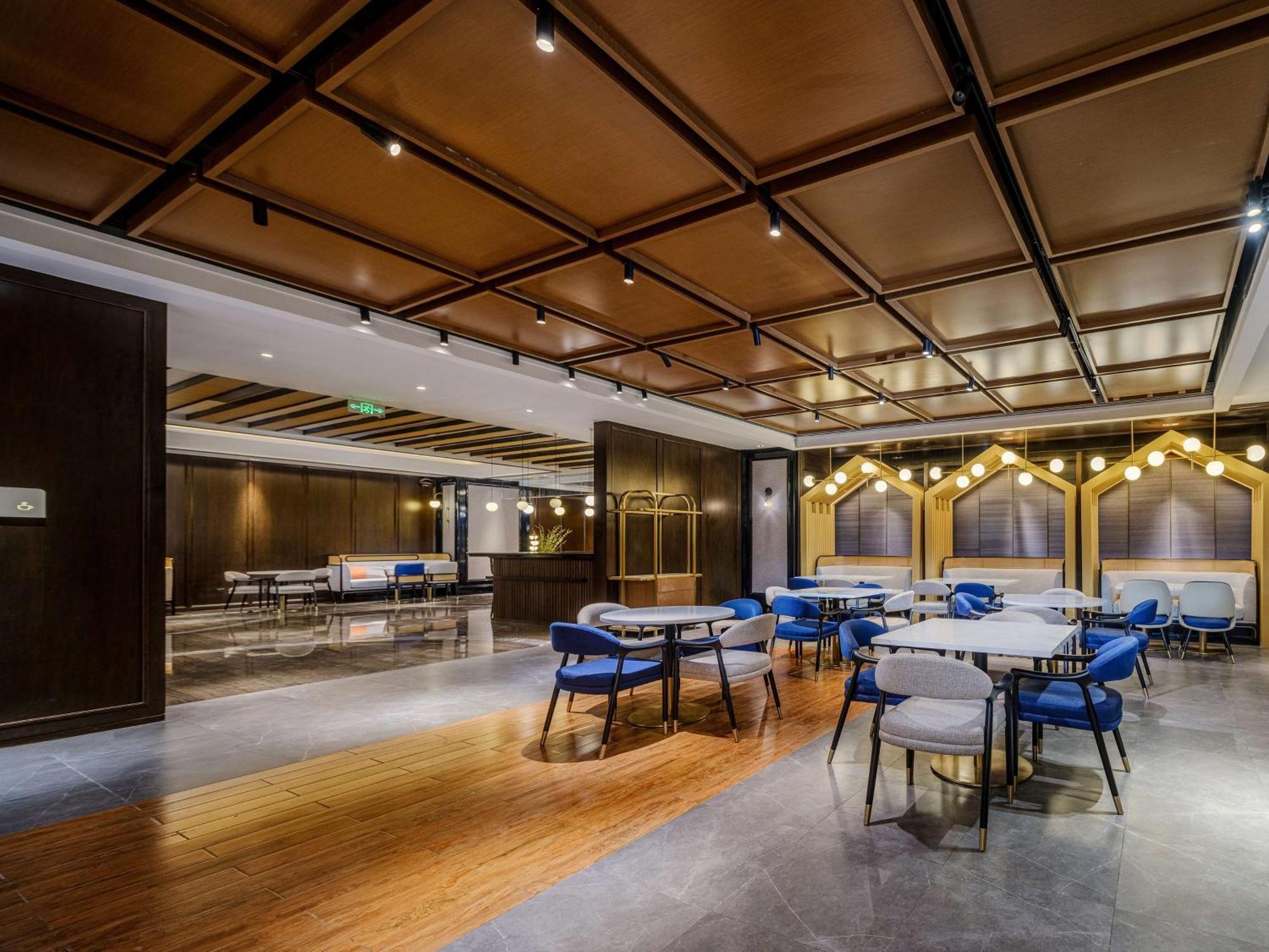 Hilton Garden Inn Beijing Guomao Pequim Exterior foto