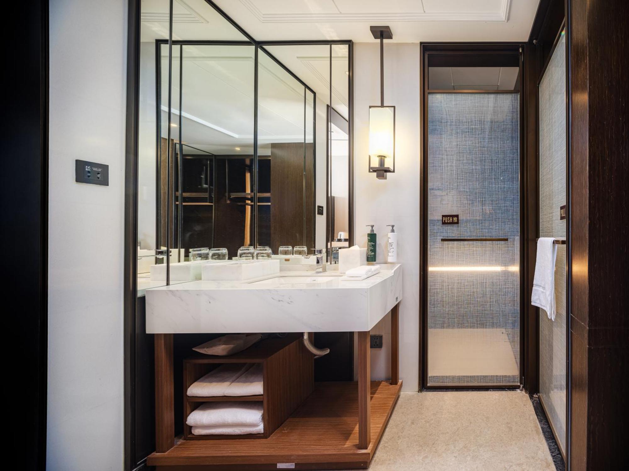 Hilton Garden Inn Beijing Guomao Pequim Exterior foto