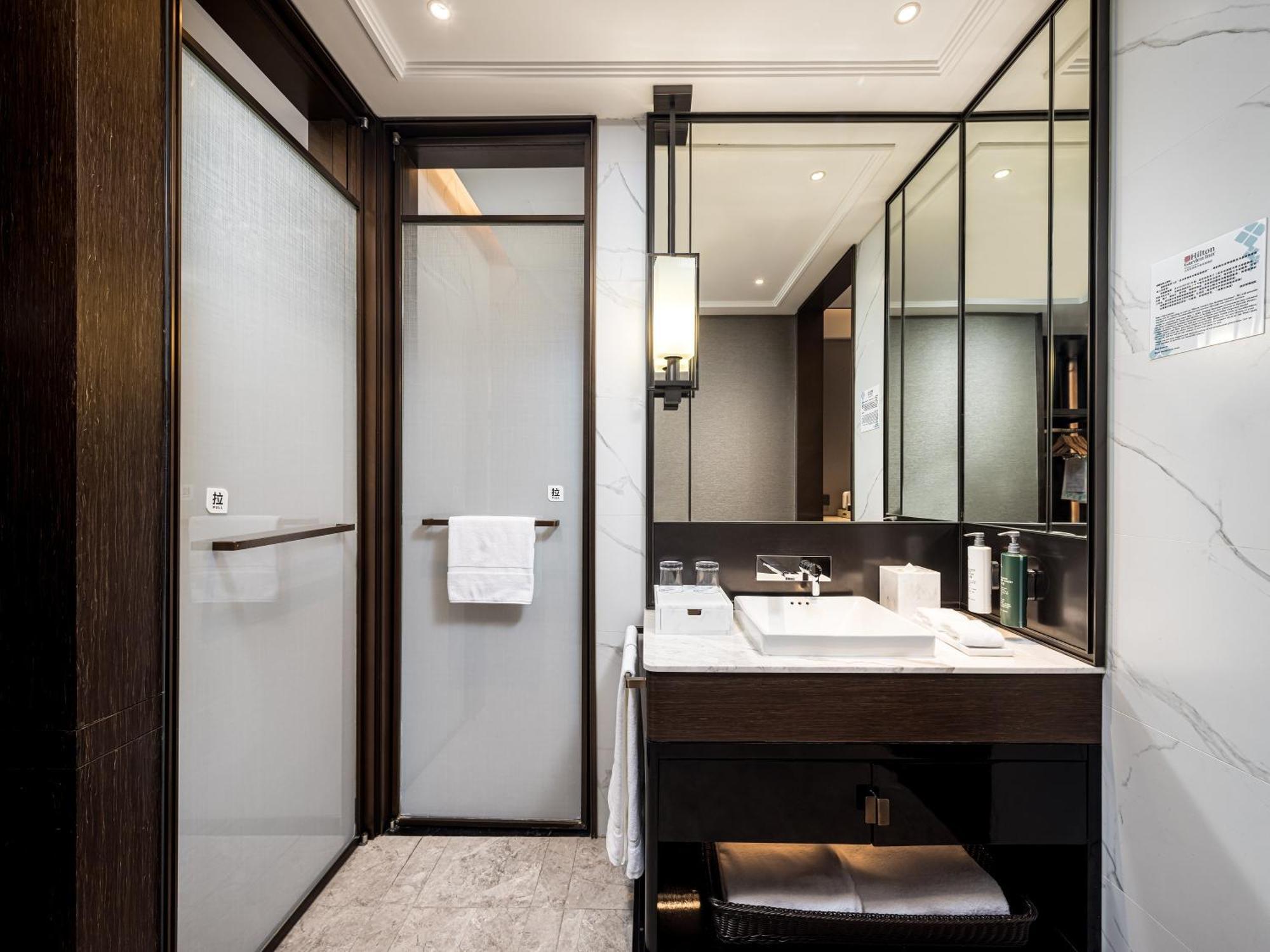 Hilton Garden Inn Beijing Guomao Pequim Exterior foto